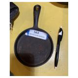 Antique 906 black handled iron griddle