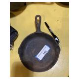 Antique iron skillet 6 inch