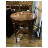 Beautiful Tiger Woods round table with shelf  30