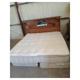 Oak King size bed 52 x 83 w/ Simmons beautyrest