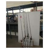 6 fishing rods, 5 reels, holder; zebco, Fusion,