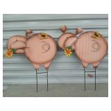Pair of metal pig yard decor 24 x 18
