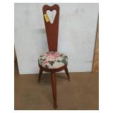 Lovely vanity stool 17" seat height, 42" tall