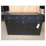 Large trunk w/ tray 23x36x20