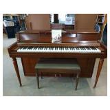 Wurlitzer piano w/ bench 39x55.5x24