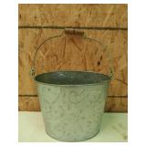 Galvanized pail with handle 11x9.5x14