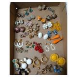 Asst costume jewelry, mostly clip-on earrings