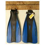 Pair of US divers slippers size S -M 4 1/2 - 8 1/2