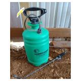 Green Plymouth gardens yard sprayer, 3 gallons