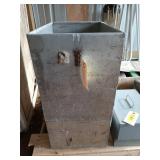 Metal container, 23x12x17"