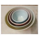 4 Pc Pyrex nesting bowls