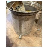 Cookpot w/ drain little more rust a