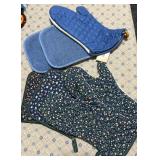 Cute Oven Mitts and Hot Pads