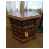 Hexagon end table 20.5 x 23 x 23   **matches lot