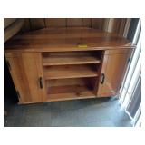 Rolling TV / microwave stand