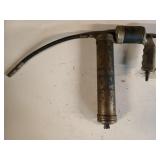 Pneumatic grease gun