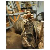 Cleveland golf bag w/ 31 clubs