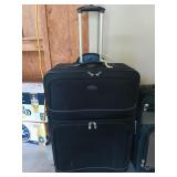Ricardo rolling suitcase 29x19x11