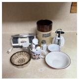 Miscellaneous kitchen items