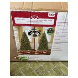 Christmas Tree - 7.5 foot pre-lit pine