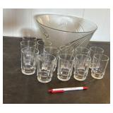 Large punch bowl with 12 small drinking glasses