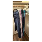 Womenï¿½s pants size 14 blue jeans are size 16