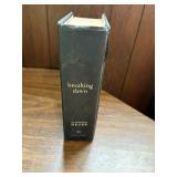 Hardcover book "Breaking Dawn" by Stephanie Meyer