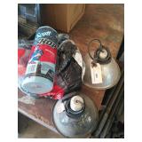 2 lights, 3 rolls of shop towels