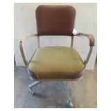 Rolling office chair