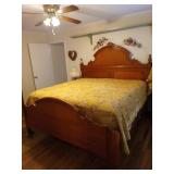 Lexington oak king size bed w/ Stearns and