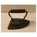 No. 7 cast iron sad iron