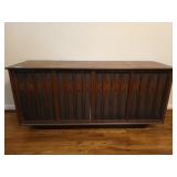 RCA Victor stereo / phonograph / AM/FM radio