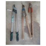 2 1/2 pair of loppers