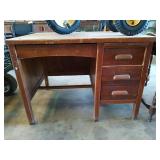Wood desk 31 x 30 x 32
