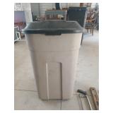 35 gallon rolling plastic garbage can with