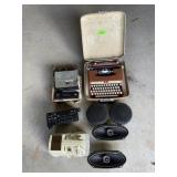 2 radios - 4 speakers - Typewriter
