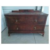 English chest 24x38x19