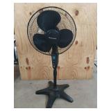 Honeywell adjustable oscillating fan, works