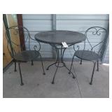 Metal patio table & 2 chairs 39x30