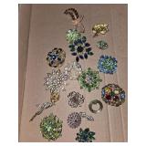 Vintage ladies brooches and pins