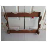 Gun rack with space for three rifles, 18x25 inches