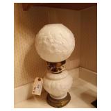 Beautiful Gone with the wind lamp 19"