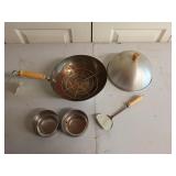 Ultra cute camping wok, with accessories, 9 in