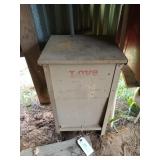 Love Ya Pup automatic dog feeder, 23x11x12 in.