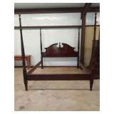 Beautiful mahogany four post bed 86x77.5x84