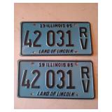 Set of 1985 Illinois RV license plates