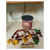 Sandhill brand cranberry tin of asst Christmas