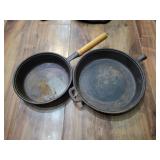 Vintage 10" & 8" cast iron pan set w/