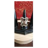 Ring beautiful diamond and ruby style size 7