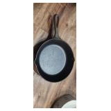 Lodge cast iron skillet 8" reads 3 usa 5sk